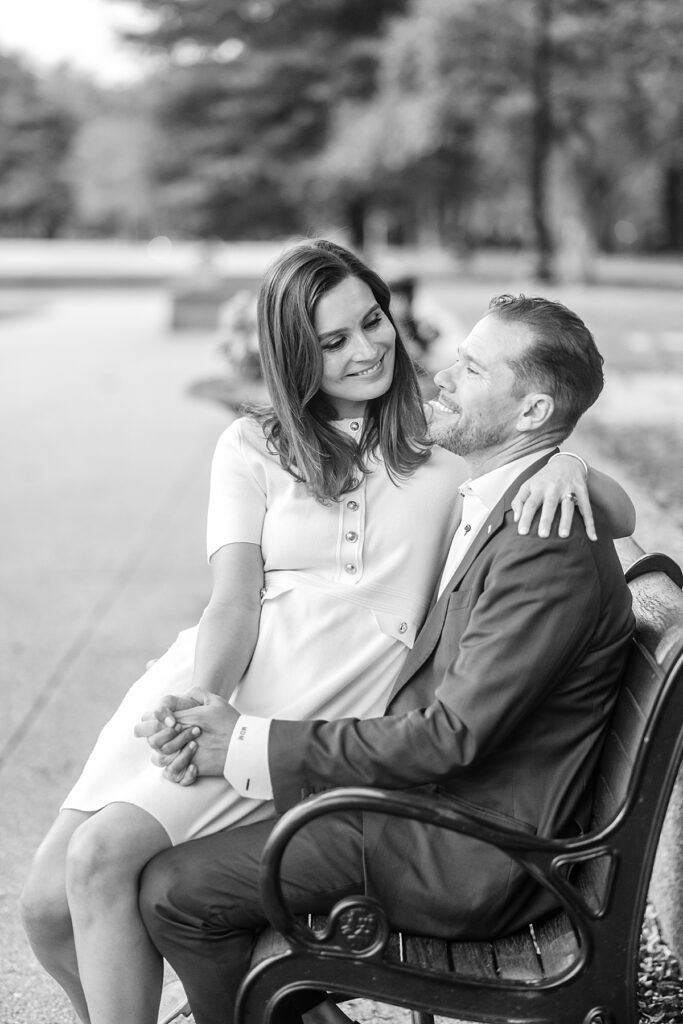 Couple hug at Lincoln Park | Engagement photographer Washington, DC