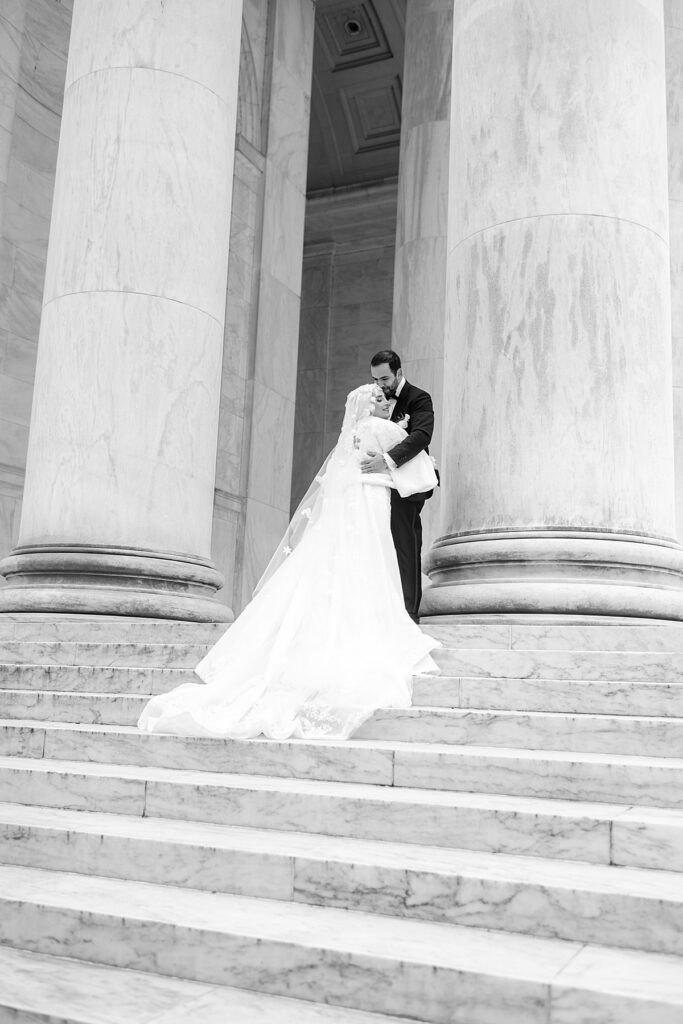 Wedding couple at The Jefferson Memorial in Washington DC