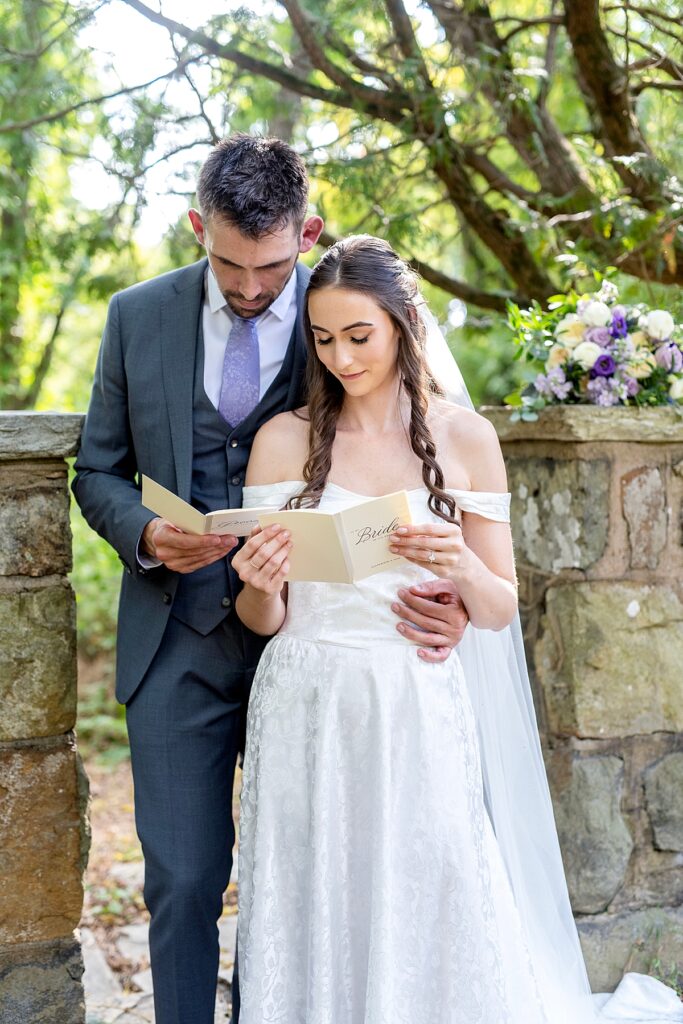 Reading vows in garden at Rust Manor House