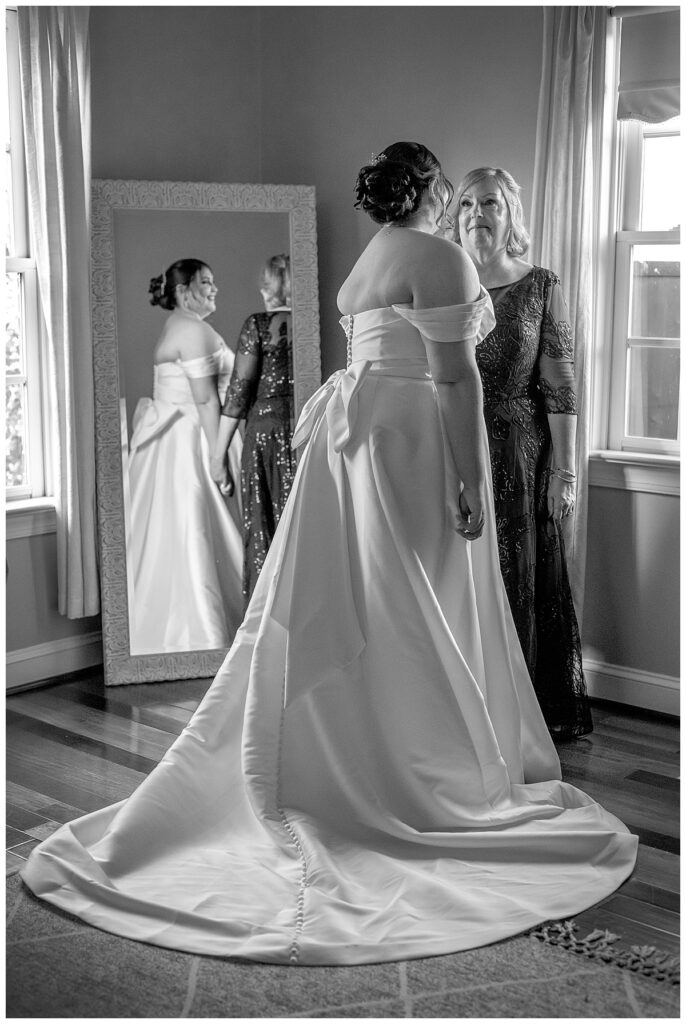 DC Photographers | Mother and bride at Rose Hill Manor wedding