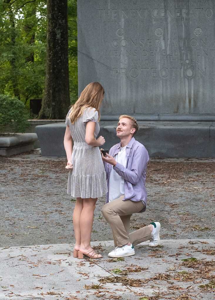 DC proposal photographer captures real moment at Teddy Roosevelt island